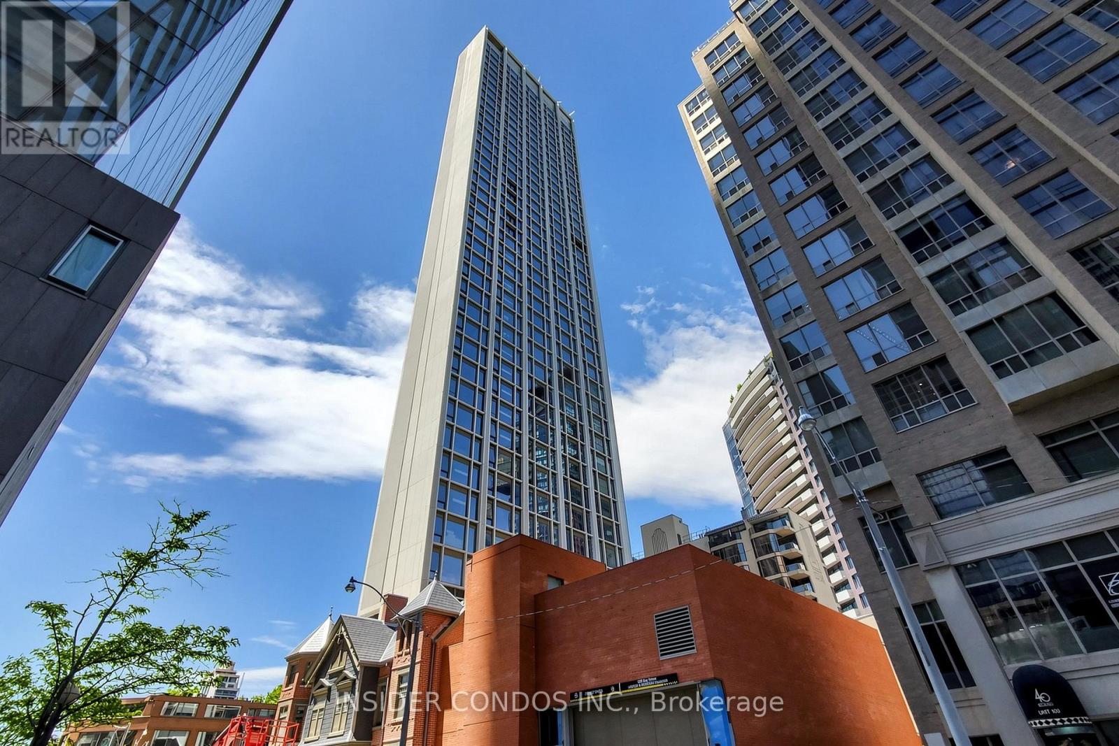 MLS® listing #29906021 for sale located at 1703 - 1315 BAY STREET
