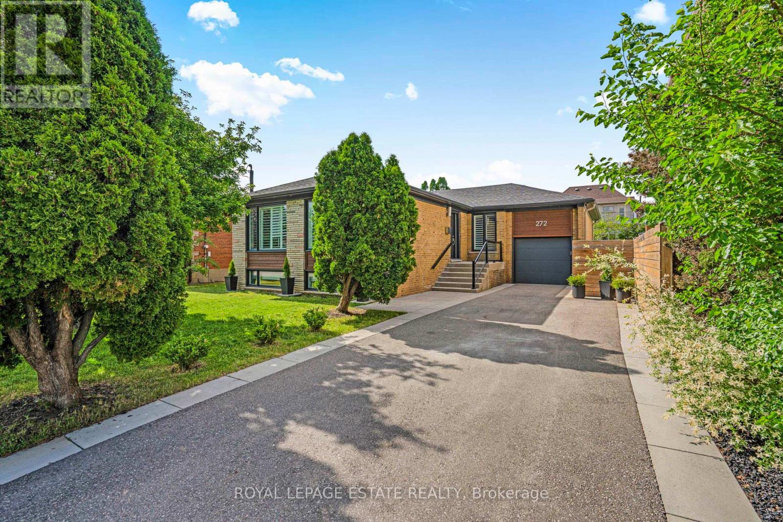 MLS® listing #29906237 for sale located at 272 SEARLE AVENUE