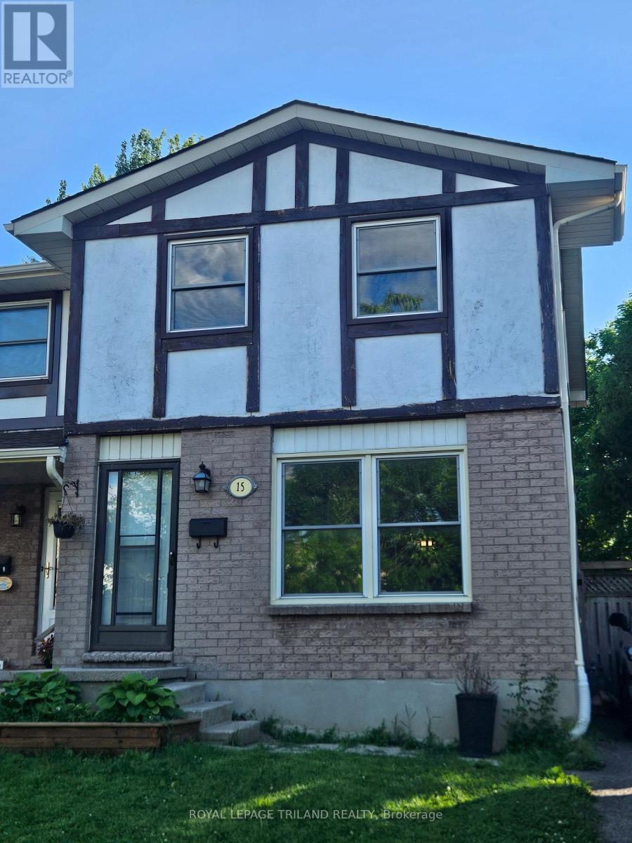 MLS® listing #29908311 for sale located at 15 CHIDDINGTON GATE