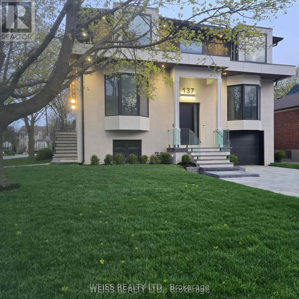 MLS® listing #29908370 for sale located at 137 BANNOCKBURN AVENUE