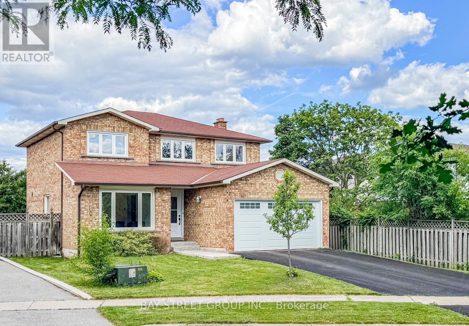 MLS® listing #29908385 for sale located at 29 ROSLO COURT