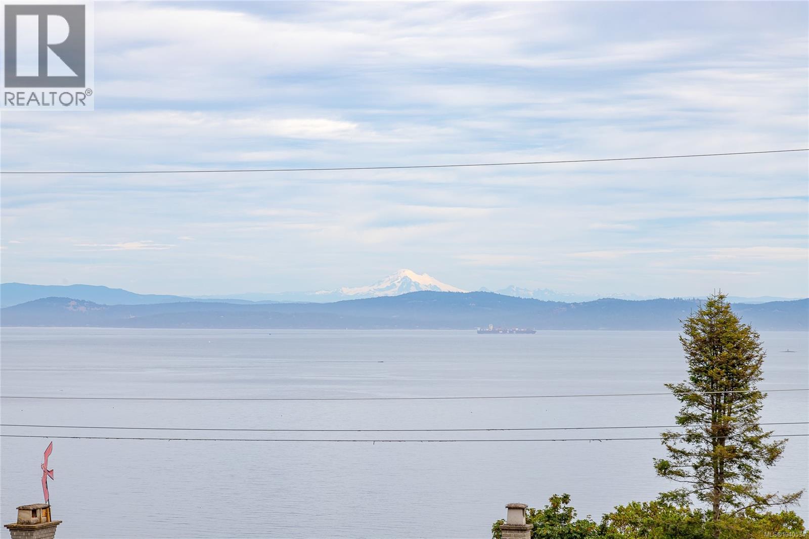 MLS® listing #29908738 for sale located at 922 Claremont Ave