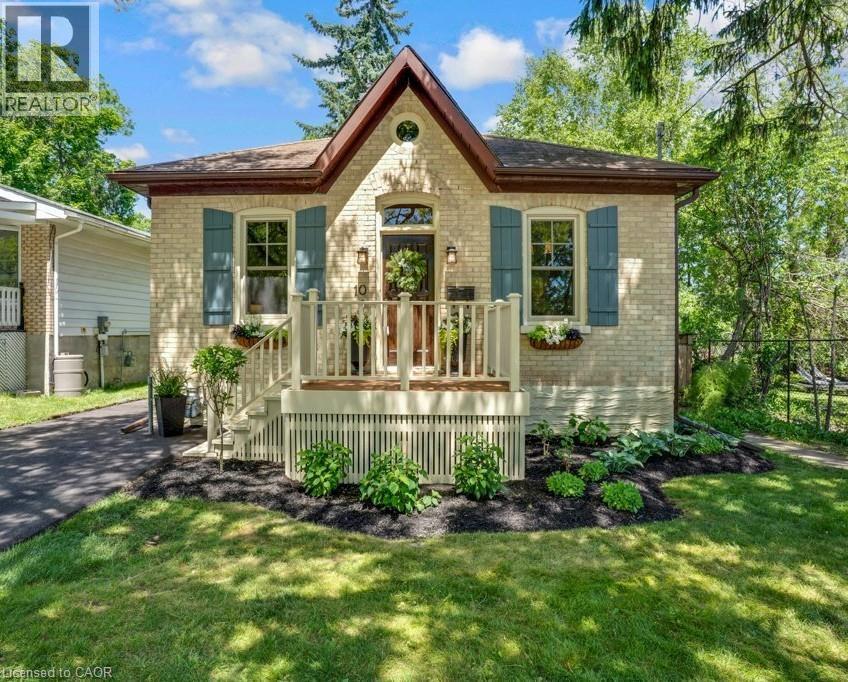 MLS® listing #29908858 for sale located at 10 SELKIRK Street
