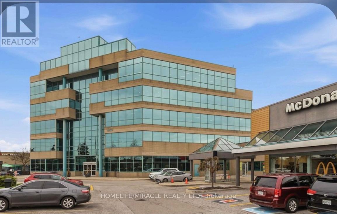 MLS® listing #29908978 for sale located at 31 - 2800 SKYMARK AVENUE