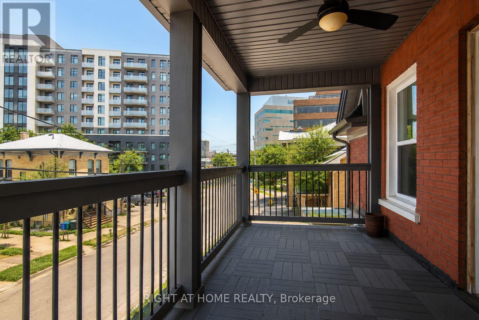 MLS® listing #29908991 for sale located at 2-94 SCOTT STREET