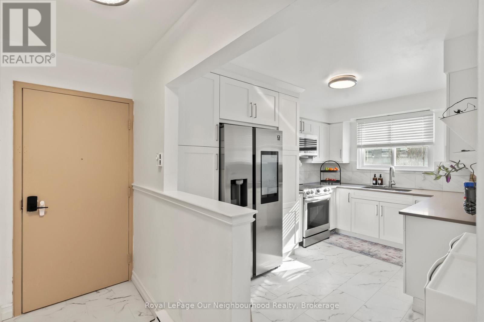 MLS® listing #29909008 for sale located at 18 - 494 ELGIN STREET W