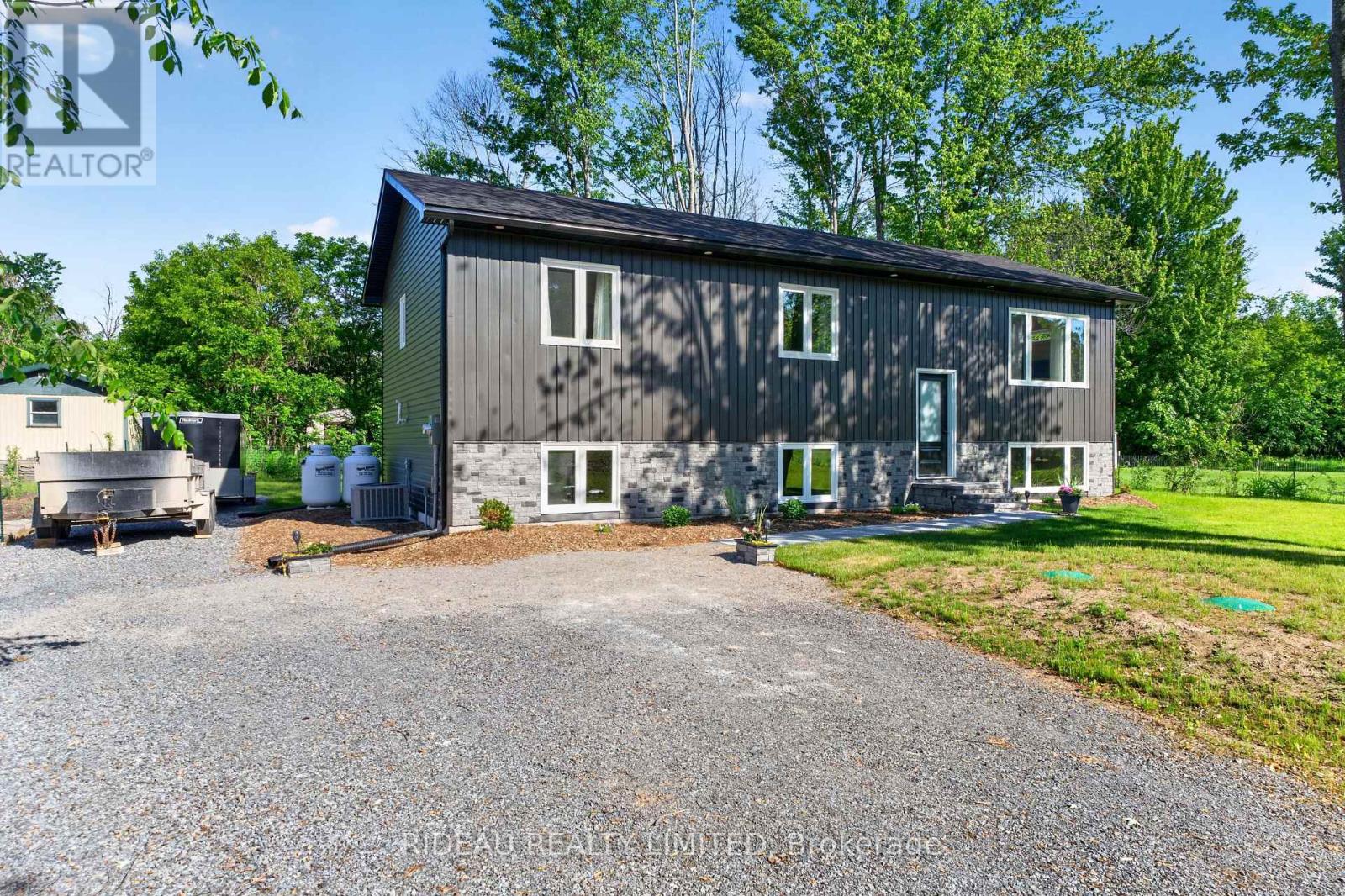 MLS® listing #29909077 for sale located at 7 BROCK STREET