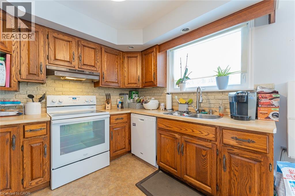 MLS® listing #29909084 for sale located at 206 6TH Avenue E