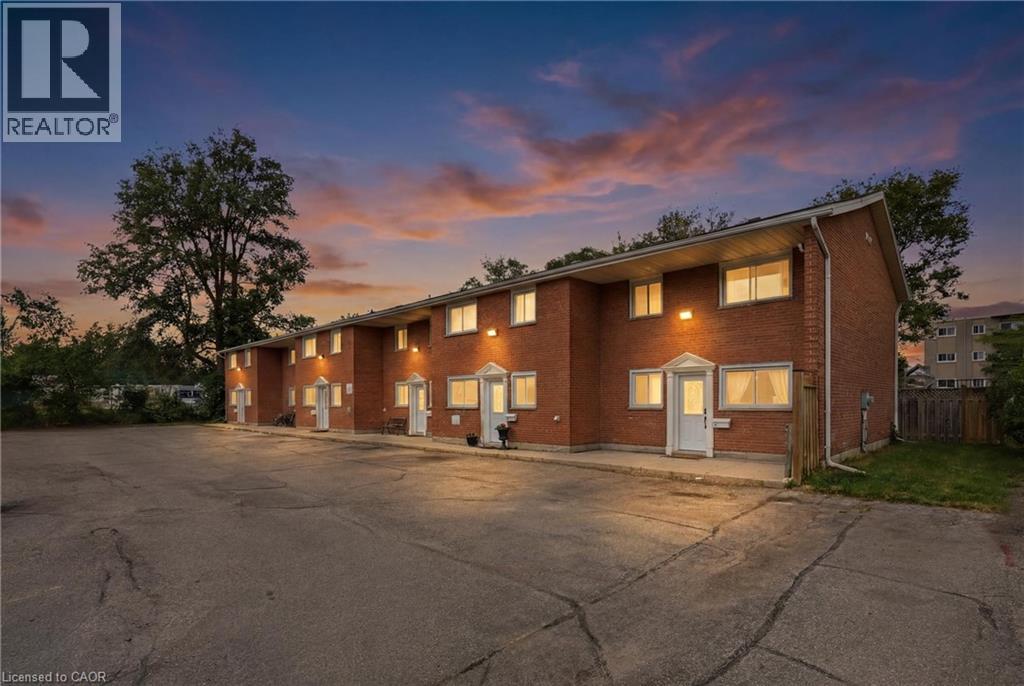 MLS® listing #29909275 for sale located at 48 WINDOM Road Unit# I