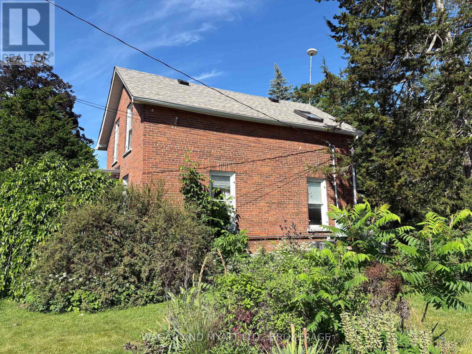 MLS® listing #29909286 for sale located at 211 BRIDGE STREET W