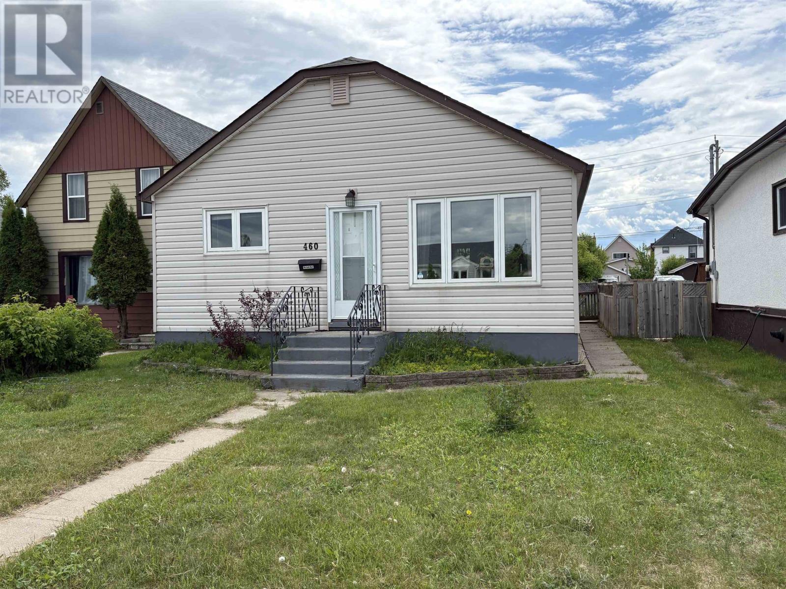 MLS® listing #29909375 for sale located at 460 Mary ST