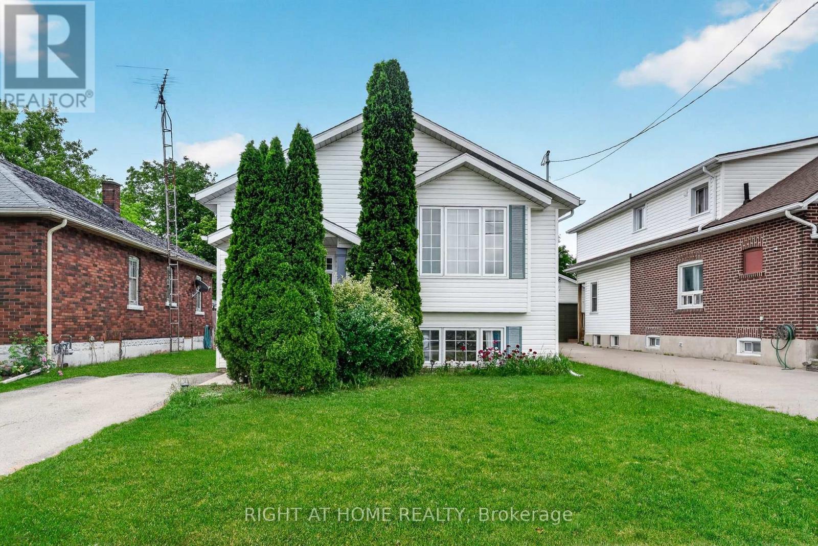 MLS® listing #29909409 for sale located at 5524 FRASER STREET