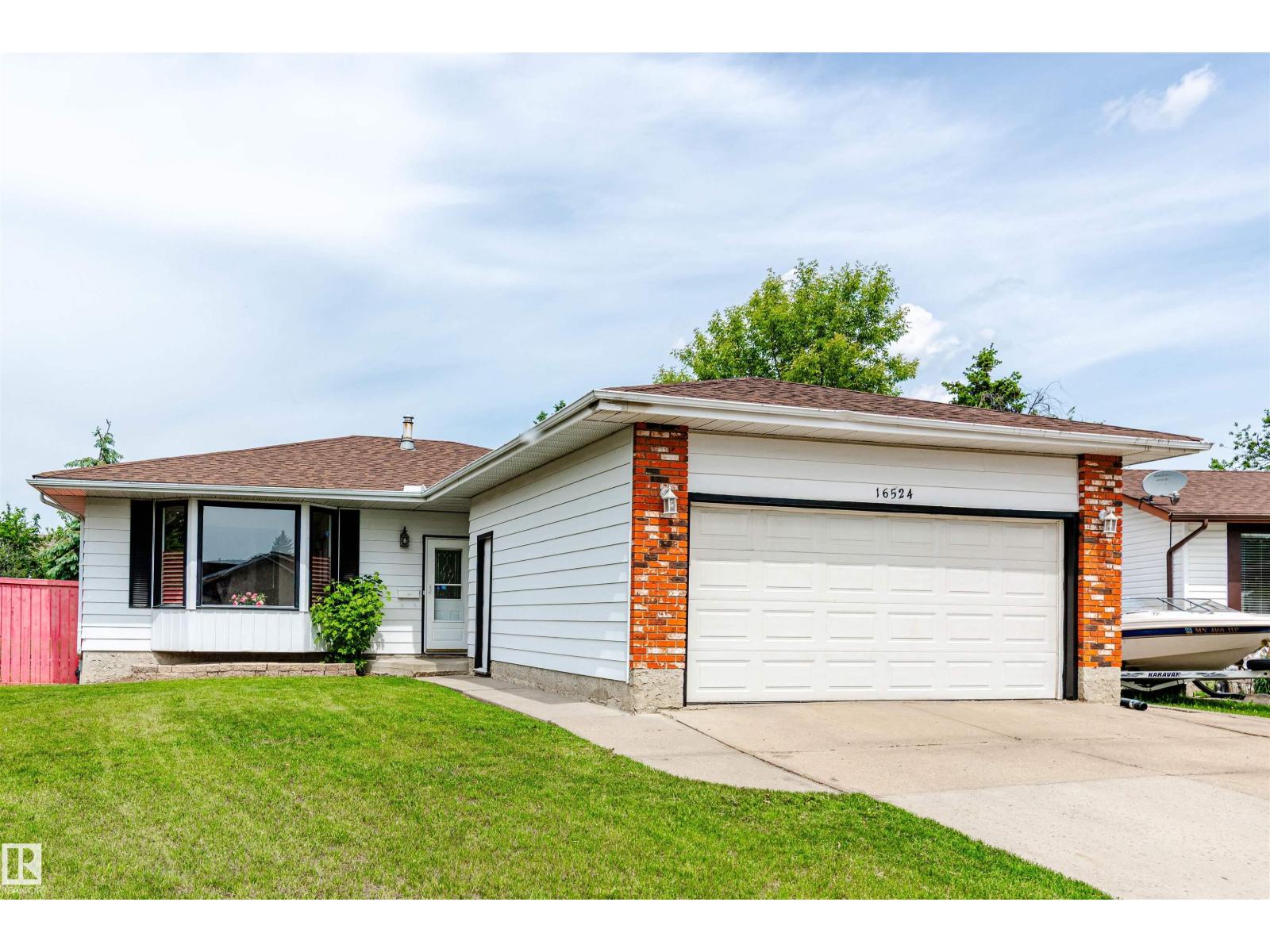 MLS® listing #29909661 for sale located at 16524 116 ST NW