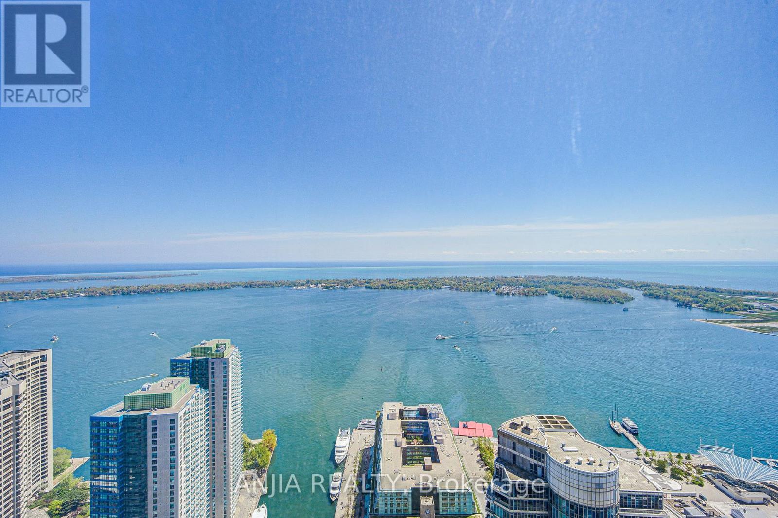 MLS® listing #29909685 for sale located at 5608 - 10 YORK STREET