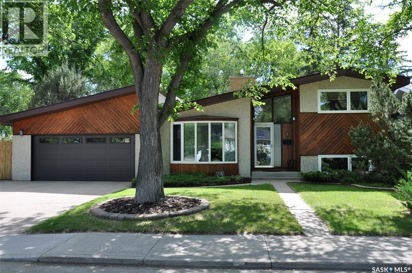 MLS® listing #29909940 for sale located at 1 Maclean CRESCENT