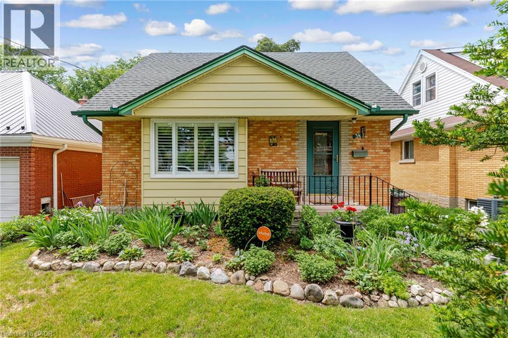 MLS® listing #29910390 for sale located at 34 SIXTH Avenue
