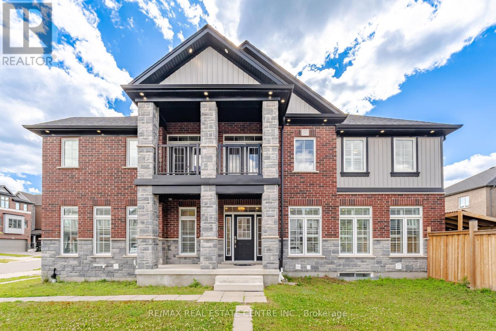 MLS® listing #29910481 for sale located at 127 MONARCH WOODS DRIVE