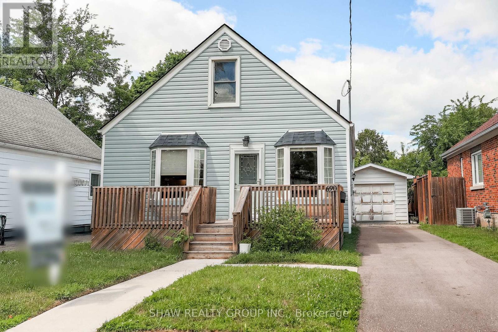 MLS® listing #29910712 for sale located at 690 GUELPH STREET