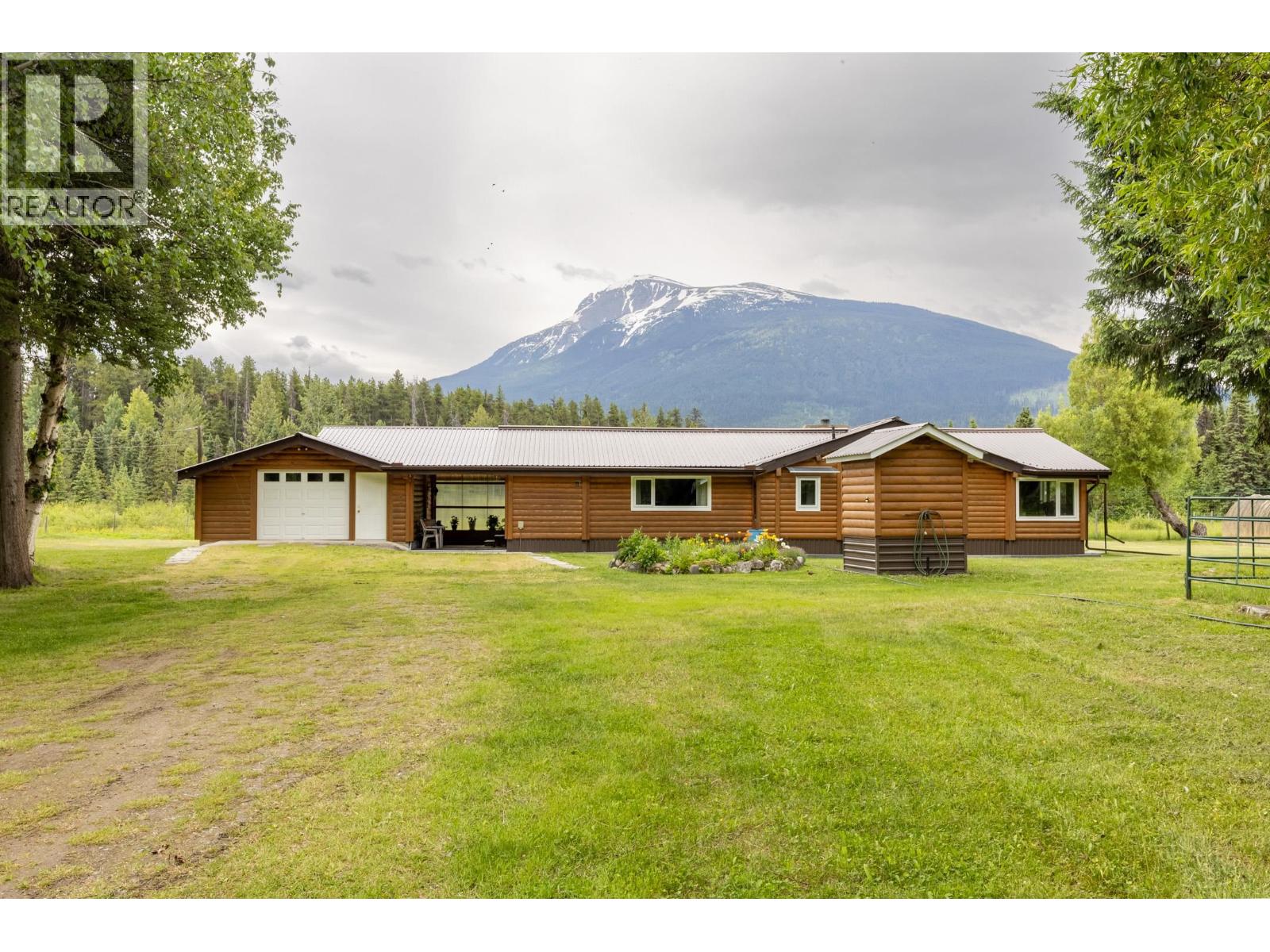 MLS® listing #29910812 for sale located at 8210 S 5 HIGHWAY