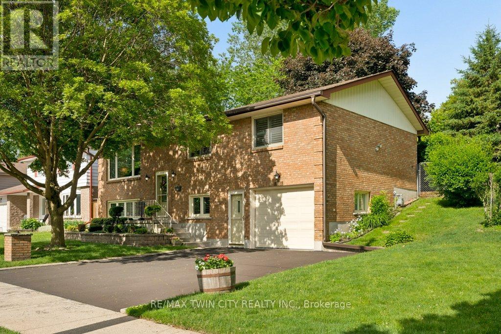 MLS® listing #29910917 for sale located at 336 MANCHESTER ROAD