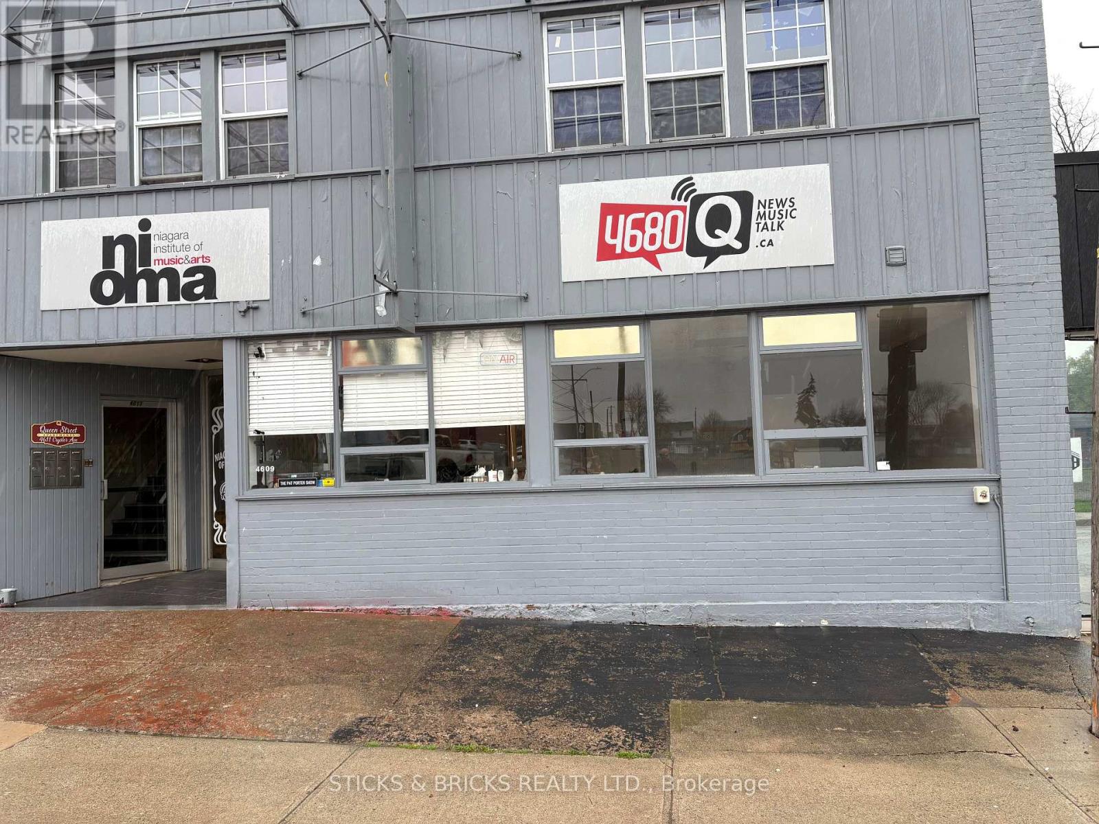 MLS® listing #29910944 for sale located at 4609 CRYSLER AVENUE