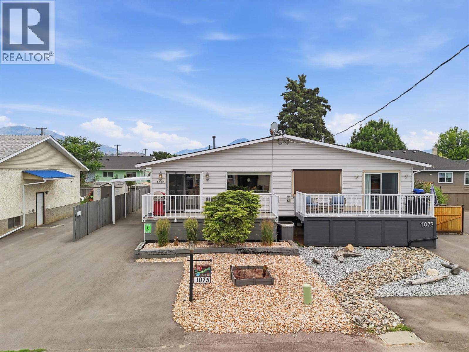 MLS® listing #29912140 for sale located at 1075 ACADIA Place
