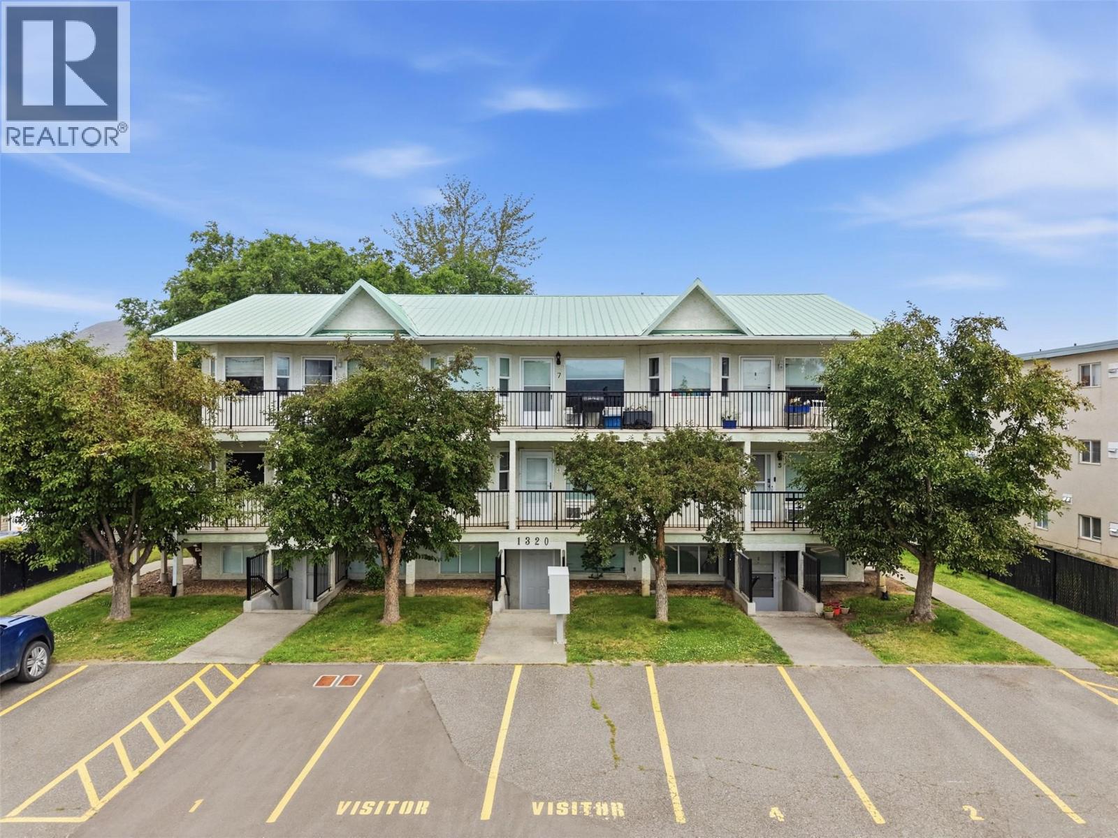 MLS® listing #29912145 for sale located at 1320 Selkirk Avenue Unit# 1
