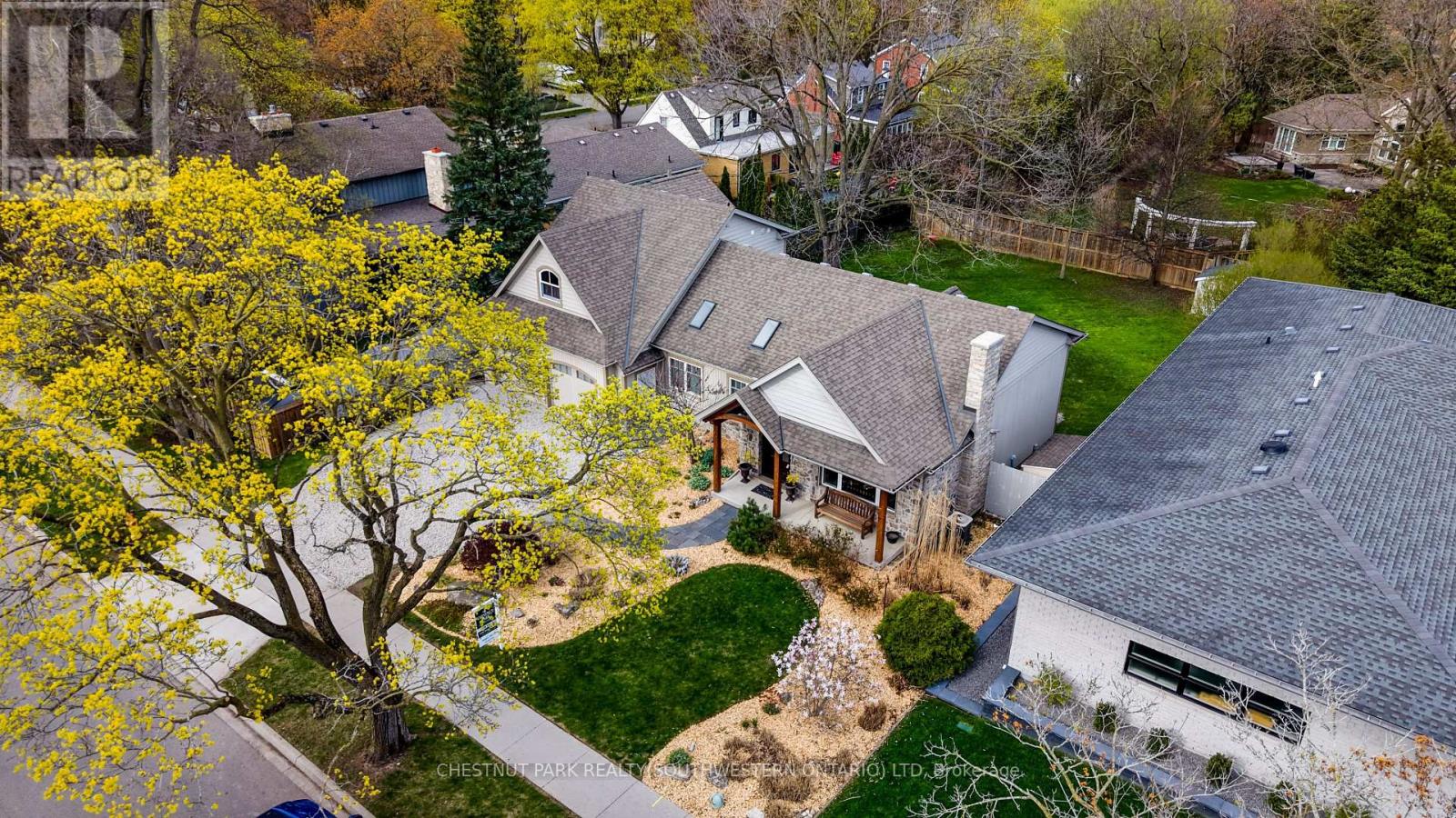 MLS® listing #29912221 for sale located at 140 ABERDEEN ROAD
