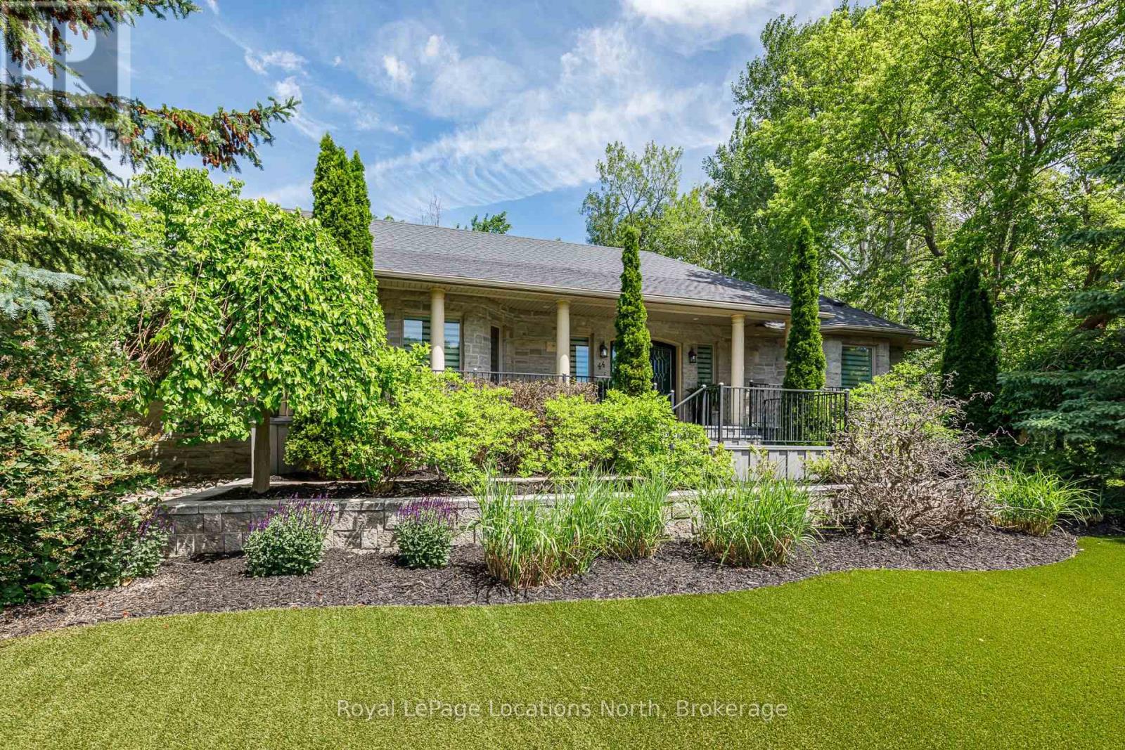 MLS® listing #29914052 for sale located at 44 BLACKBURN AVENUE