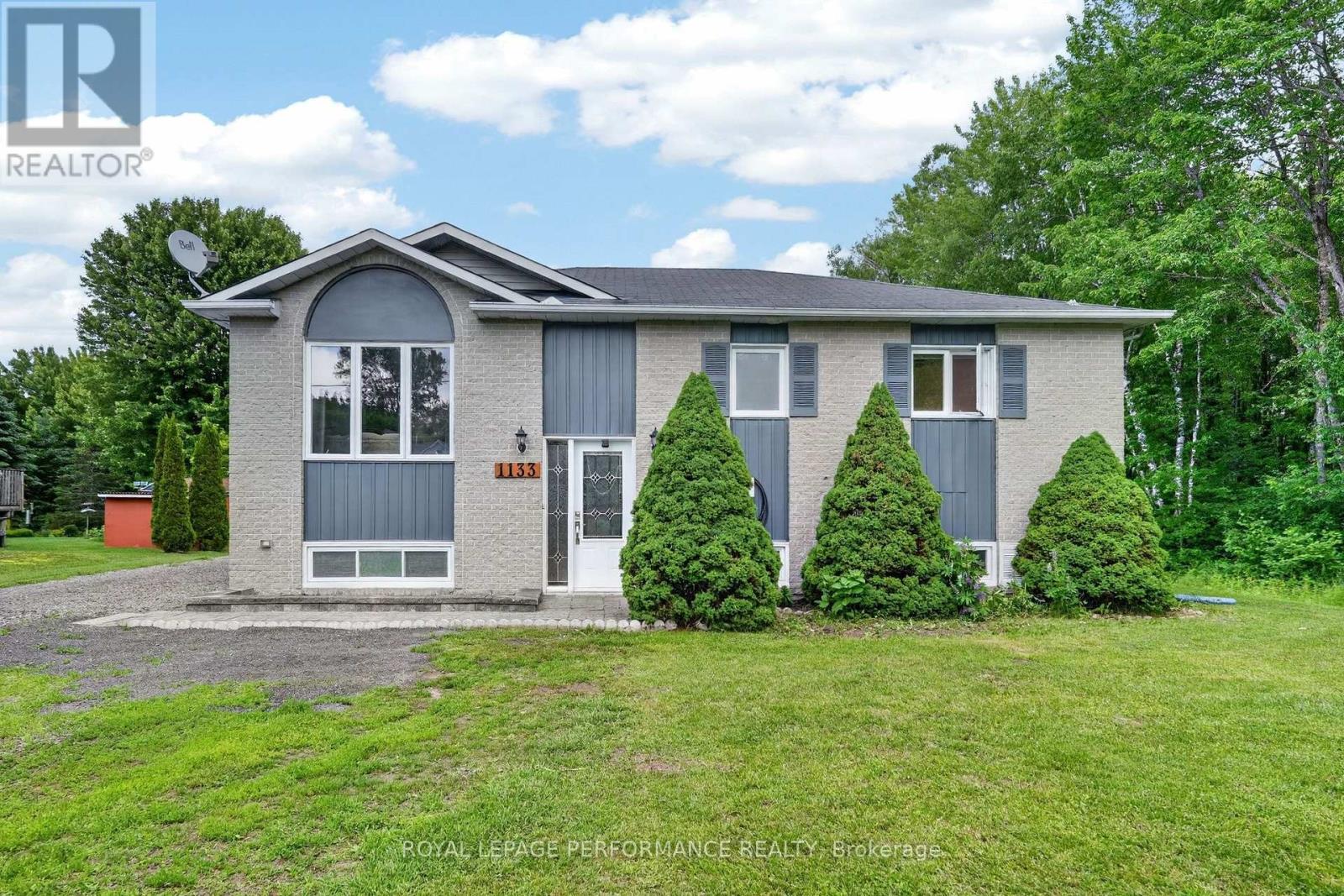 MLS® listing #29914186 for sale located at 1133 HICKORY STREET