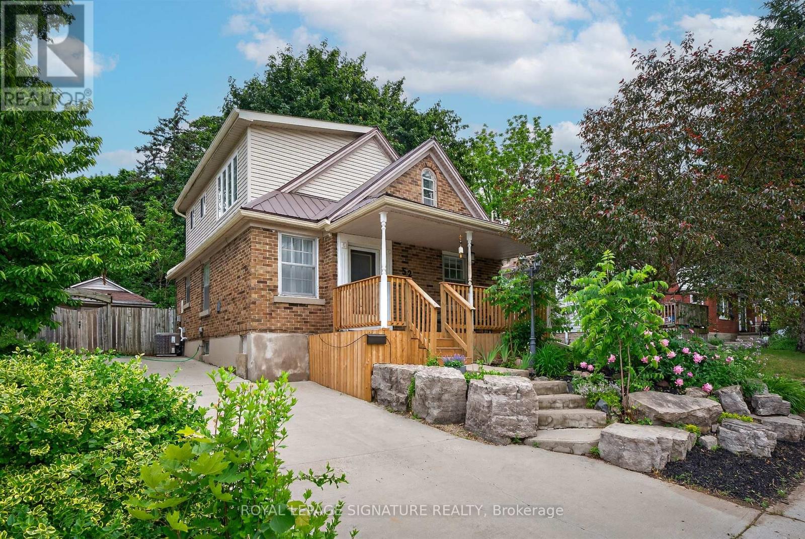 MLS® listing #29914218 for sale located at 52 DANE STREET