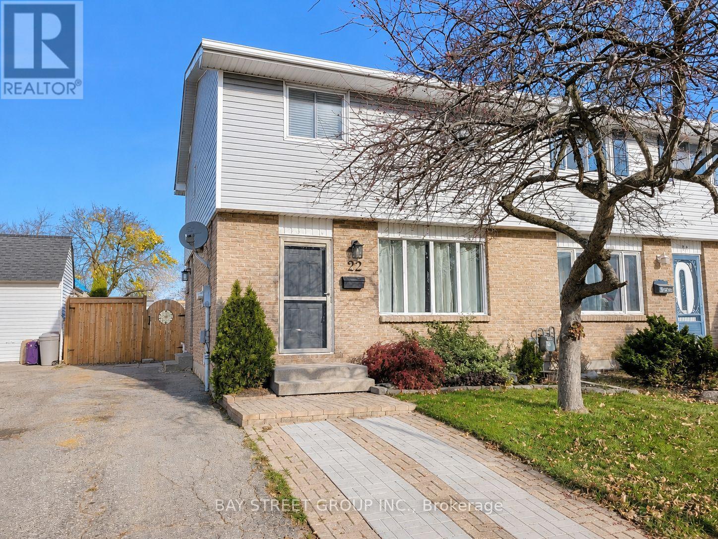 MLS® listing #29914245 for sale located at 22 ROSAMOND CRESCENT