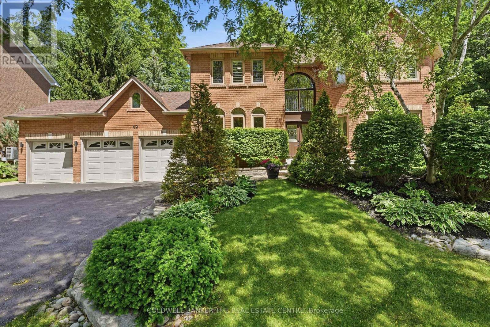MLS® listing #29914610 for sale located at 49 FALLING LEAF COURT