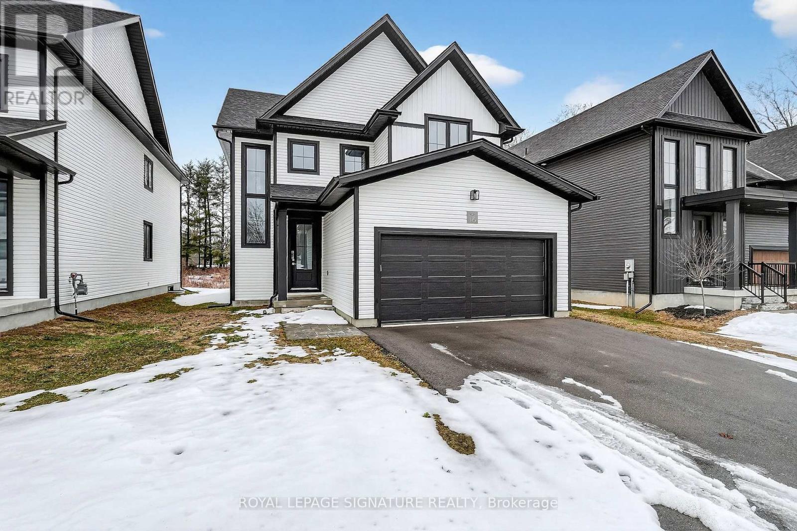 MLS® listing #29914987 for sale located at 16 - 297 WHITING STREET