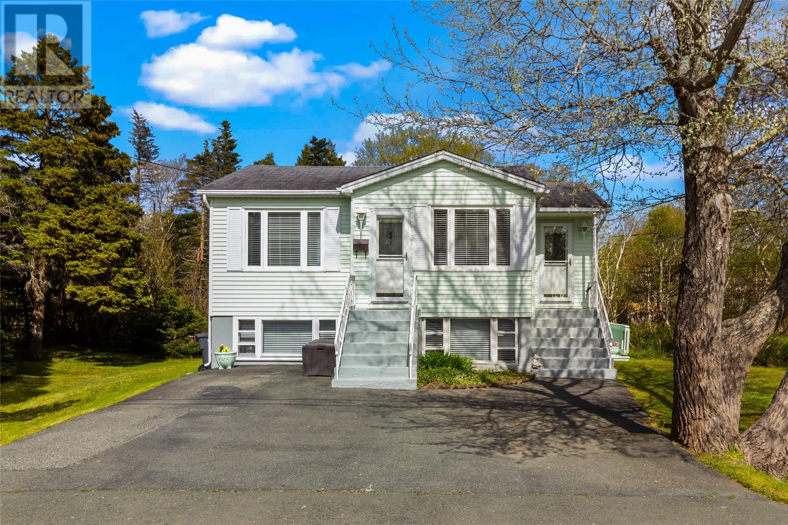 MLS® listing #29915416 for sale located at 16 Winston Avenue