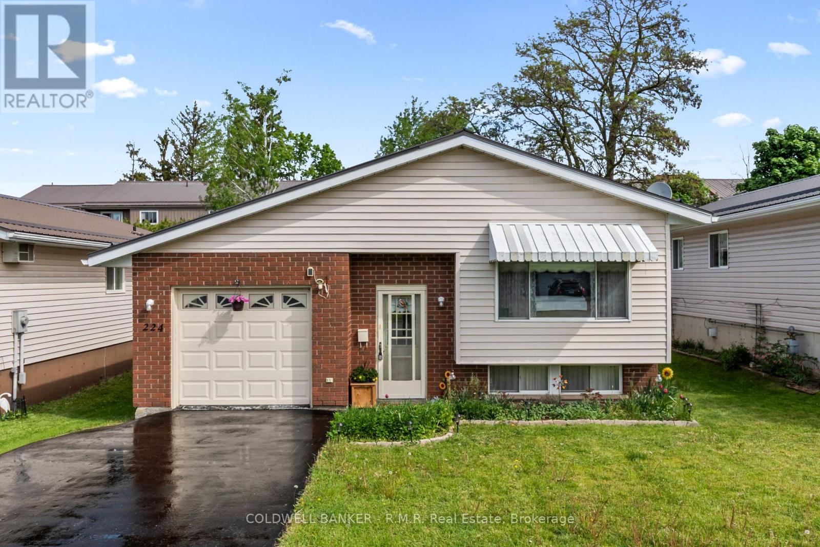 MLS® listing #29915942 for sale located at 224 CIDER LANE