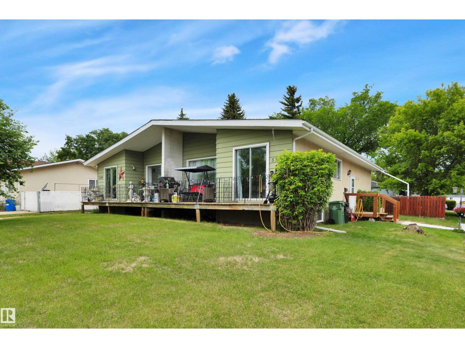 MLS® listing #29915947 for sale located at 5102/5104 57 AV