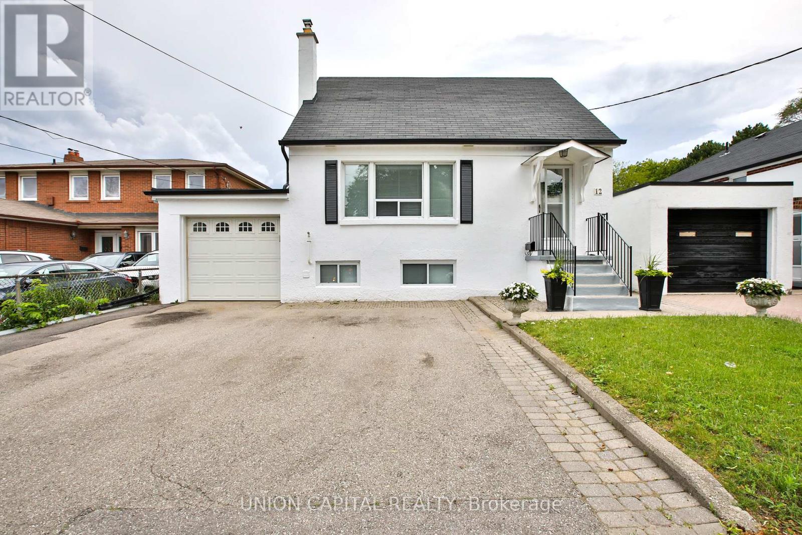 MLS® listing #29916344 for sale located at 12 NEWTON DRIVE
