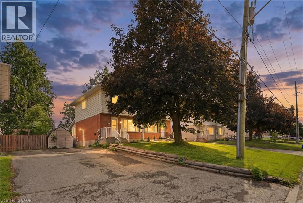 MLS® listing #29916488 for sale located at 83 ORIOLE Parkway W