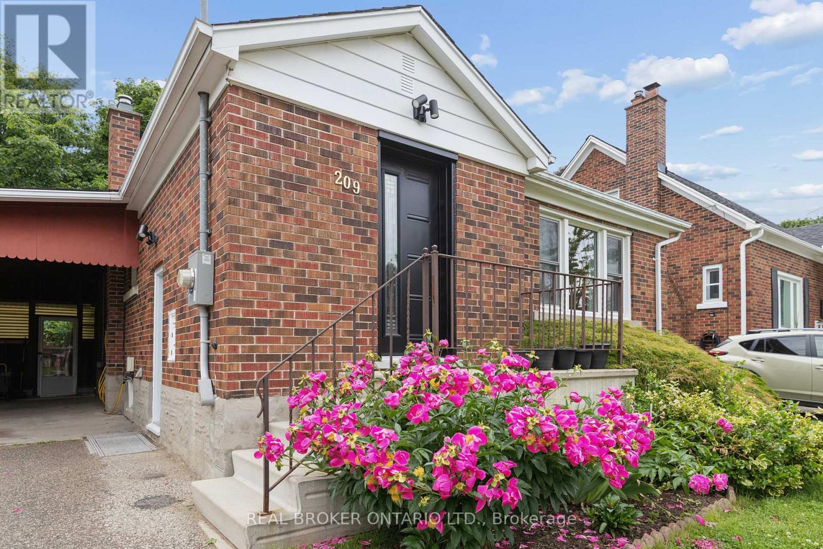 MLS® listing #29916748 for sale located at 209 BEDFORD ROAD