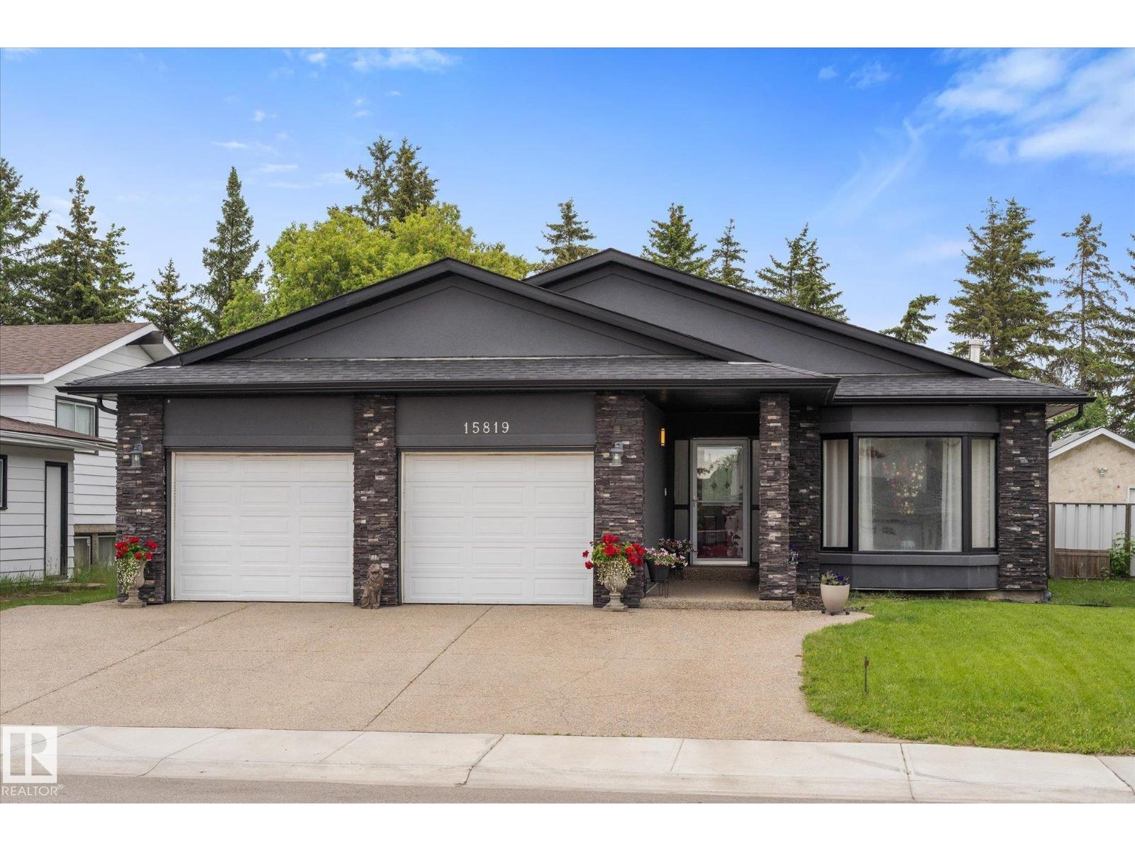 MLS® listing #29917918 for sale located at 15819 98 ST NW