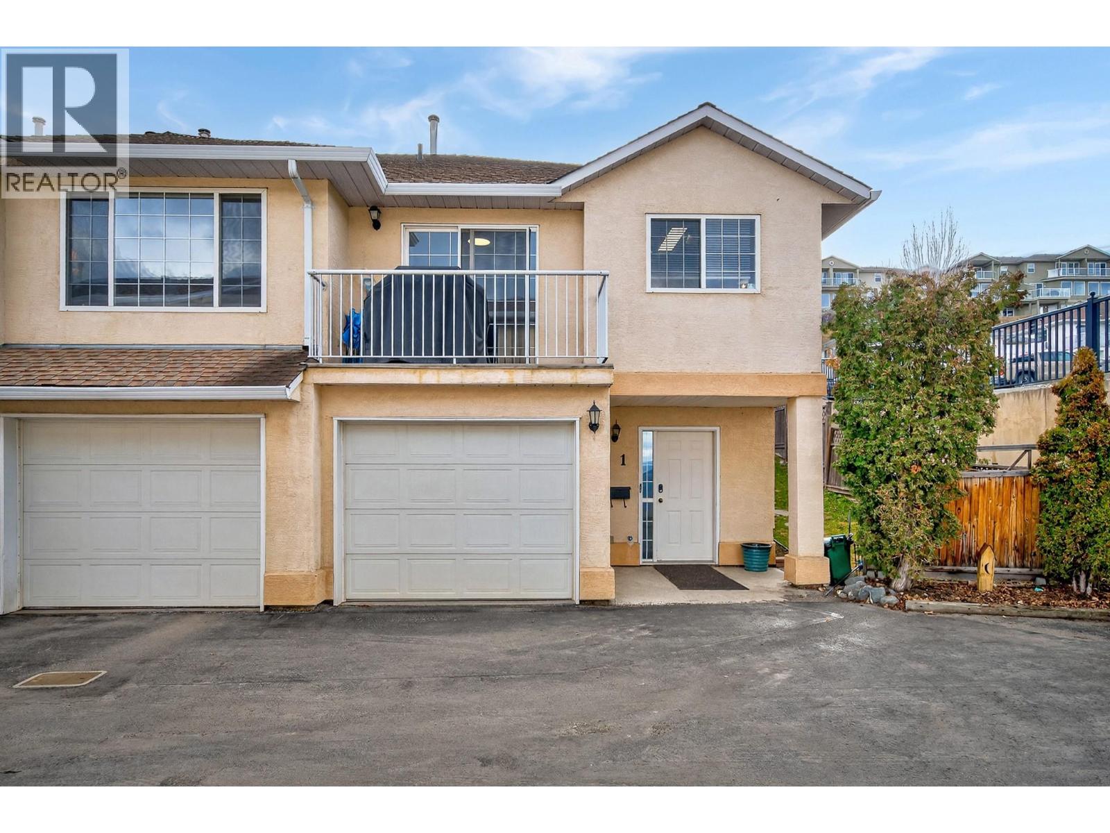 MLS® listing #29919029 for sale located at 726 DUNROBIN Drive Unit# 1