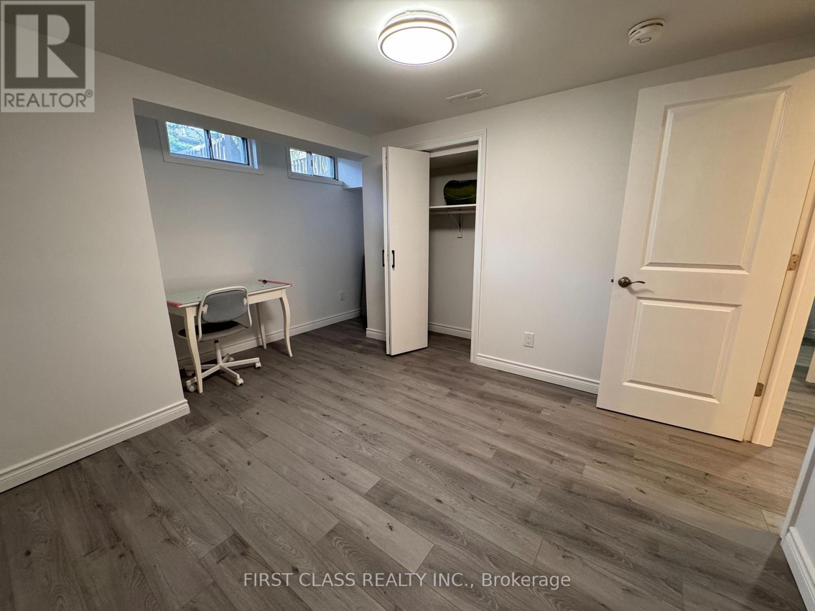 MLS® listing #29920361 for sale located at 2793 LINDHOLM CRESCENT