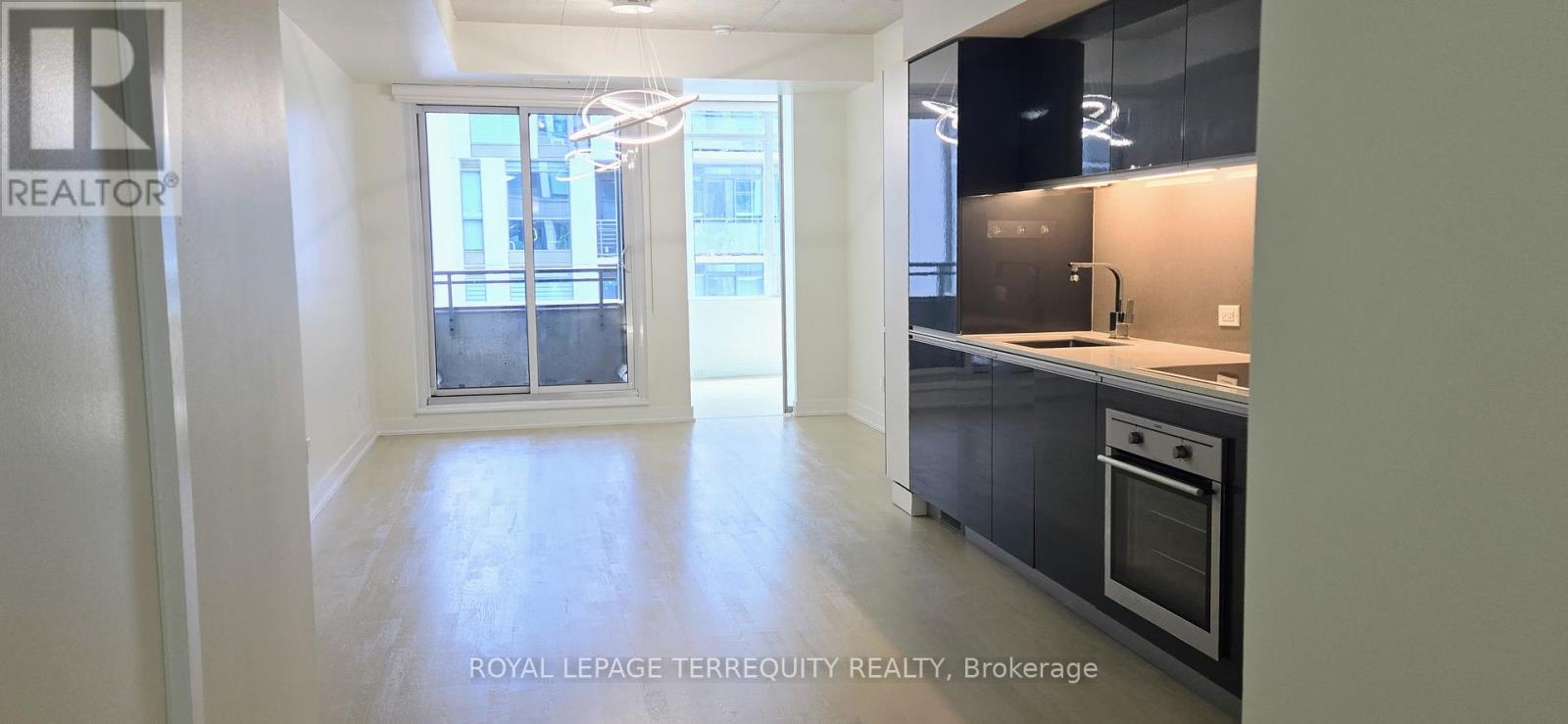 MLS® listing #29920821 for sale located at 502 - 20 GLADSTONE AVENUE