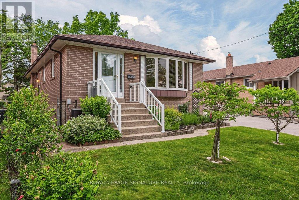 MLS® listing #29920833 for sale located at 44 ROWALLAN DRIVE