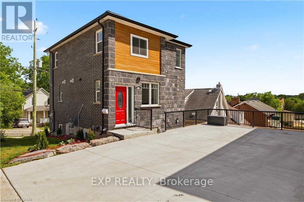 MLS® listing #29920893 for sale located at 131 ST GEORGE STREET