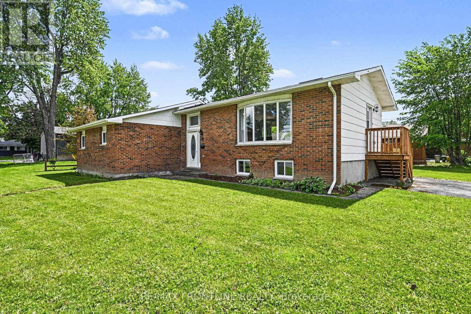 MLS® listing #29921502 for sale located at 68 DRUMMOND STREET W