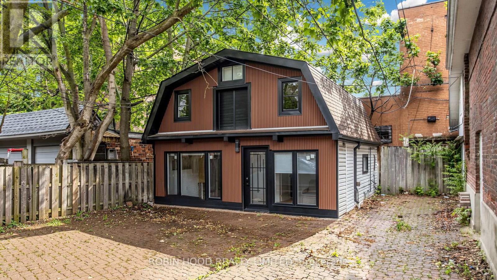 MLS® listing #29921519 for sale located at GARDEN SUITE - 8 LAXTON AVENUE