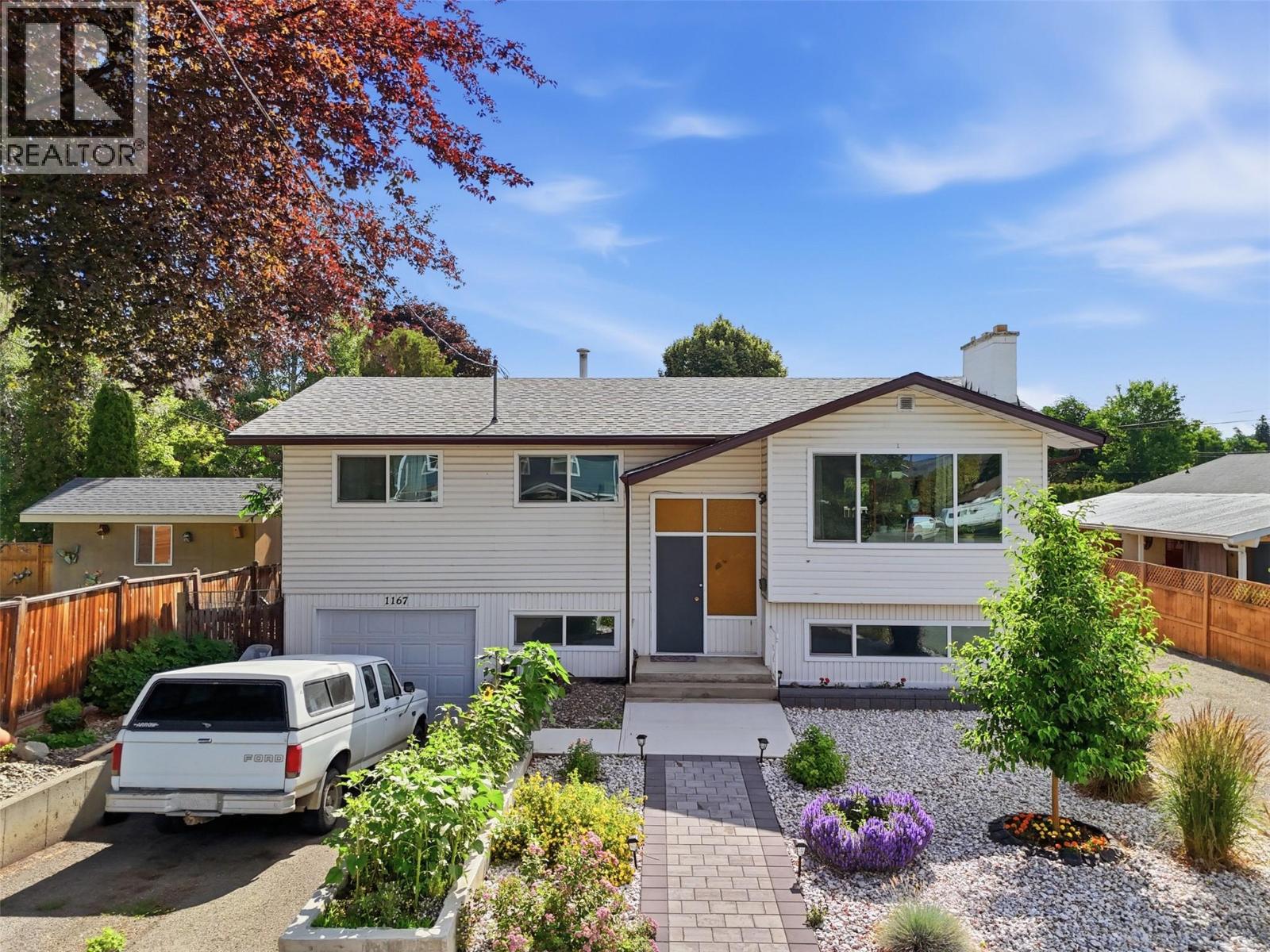 MLS® listing #29921908 for sale located at 1167 Schreiner Street