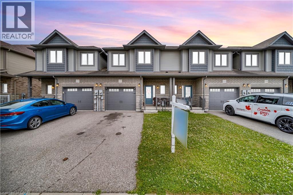 MLS® listing #29922308 for sale located at 1450 CAEN Avenue